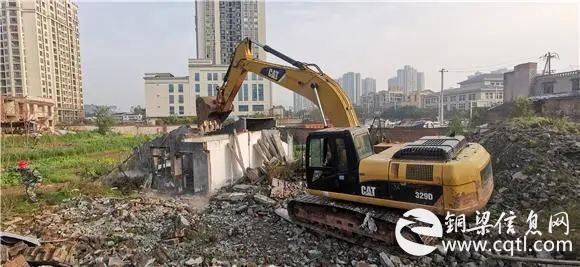 铜梁这个地方拆迁，为即将开建的璧铜站和占地300余亩的乡聚公园提供用地保障！