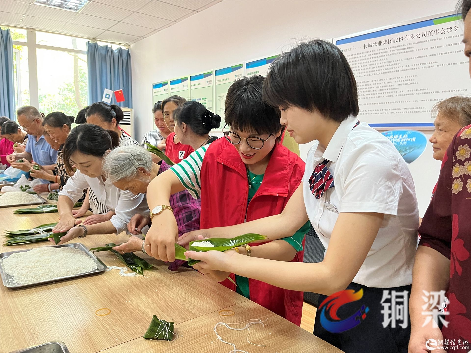 “巴川共坊”聚合力  居民共话端午情