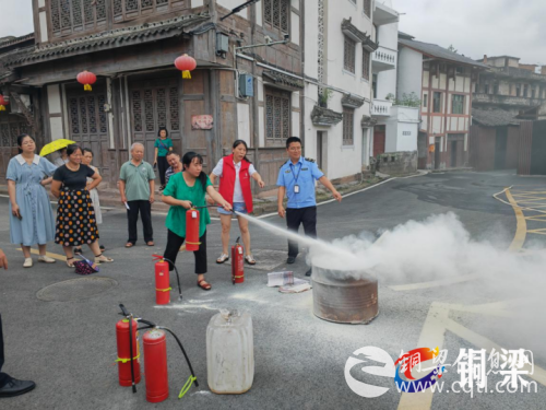 这场演练筑牢消防“安全墙”