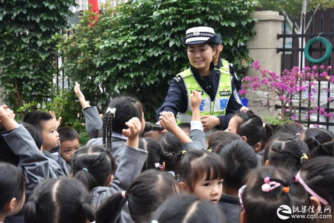 铜警快讯丨交通安全进校园 携手共铸平安路