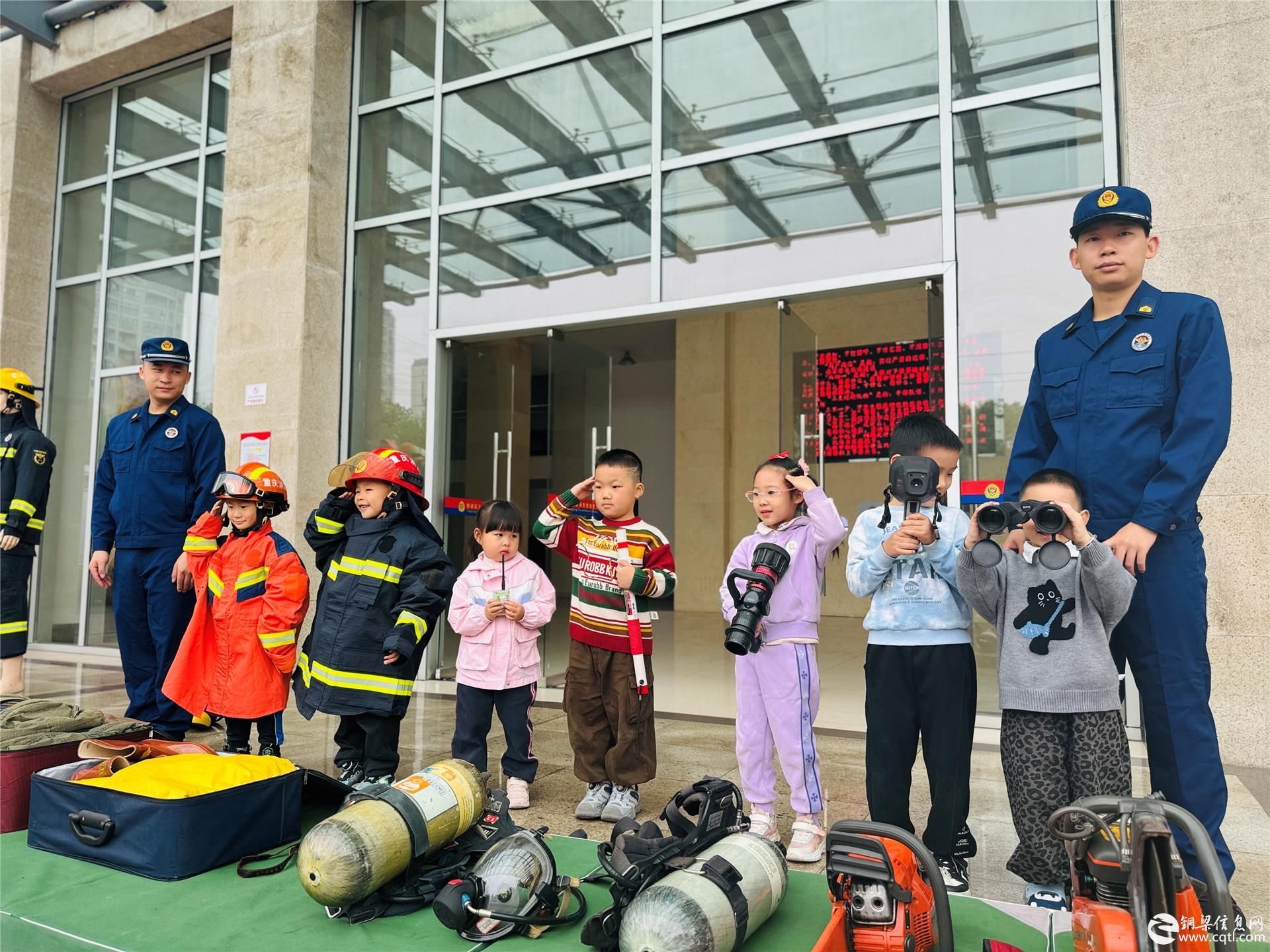 铜梁区龙乡幼儿园：致敬火焰蓝 萌娃体验奇妙消防之旅