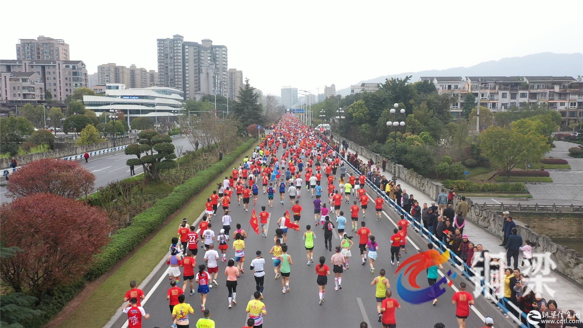 最高奖金2000元！@所有摄影及短视频爱好者，快来参加2025重庆铜梁马拉松短视频及摄影